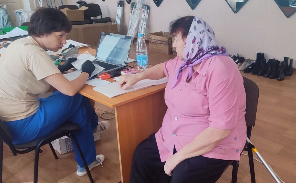 ‼️Забота рядом: в Добруше работает выездная бригада протезно-ортопедического центра!